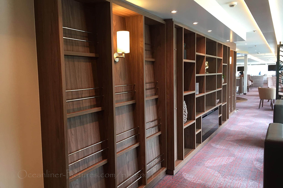 Leere Bücherei MS Andrea Leere Bücherei MS Andrea