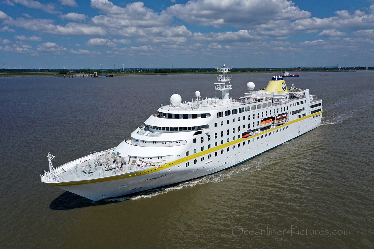 MS Hamburg nach der Renovierung auf der Elbe MS Hamburg nach der Renovierung auf der Elbe