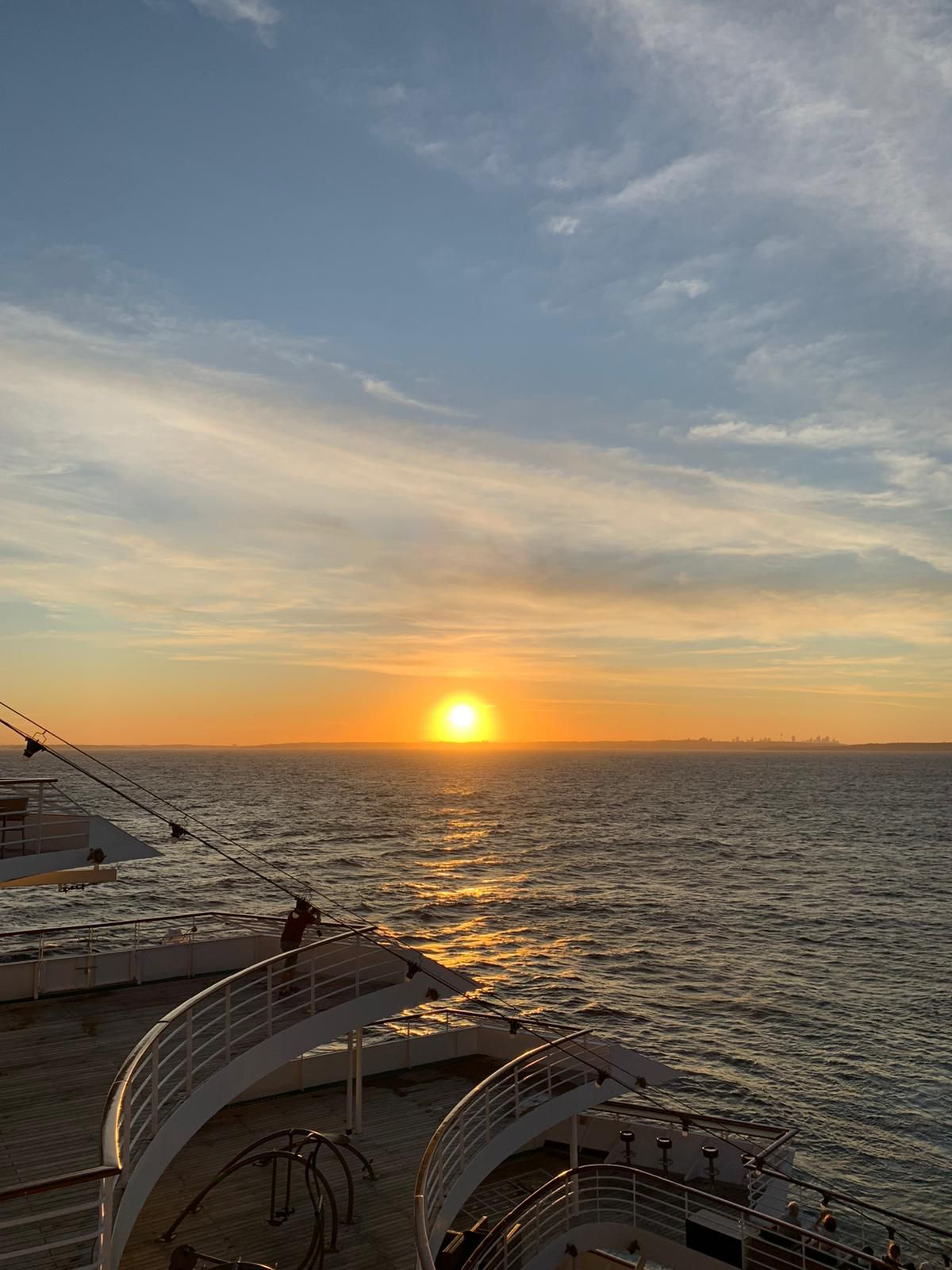 Sonnenuntergang MS Artania vor Sydney Sonnenuntergang MS Artania vor Sydney